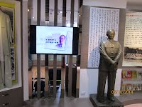 國醫張步桃銅像